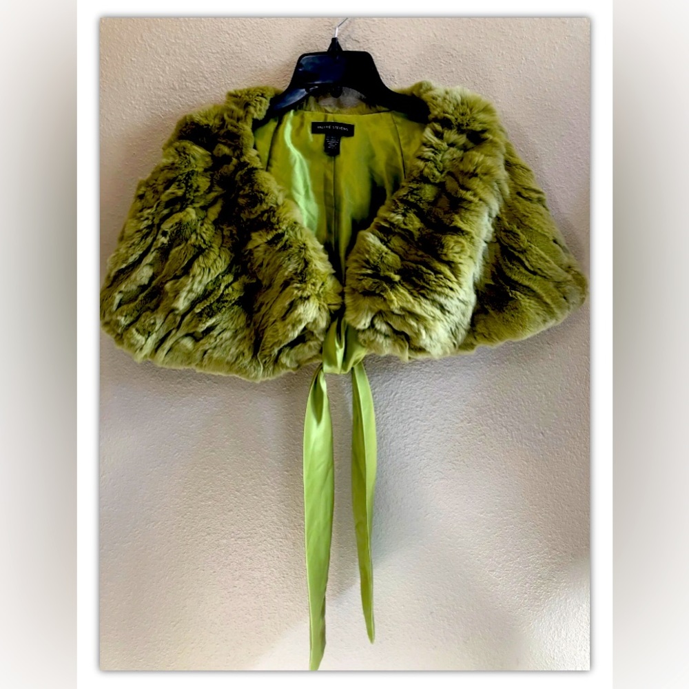 VALERIE STEVENS DYED RABBIT FUR AND SATIN SHRUG SHAWL Perfect Condition